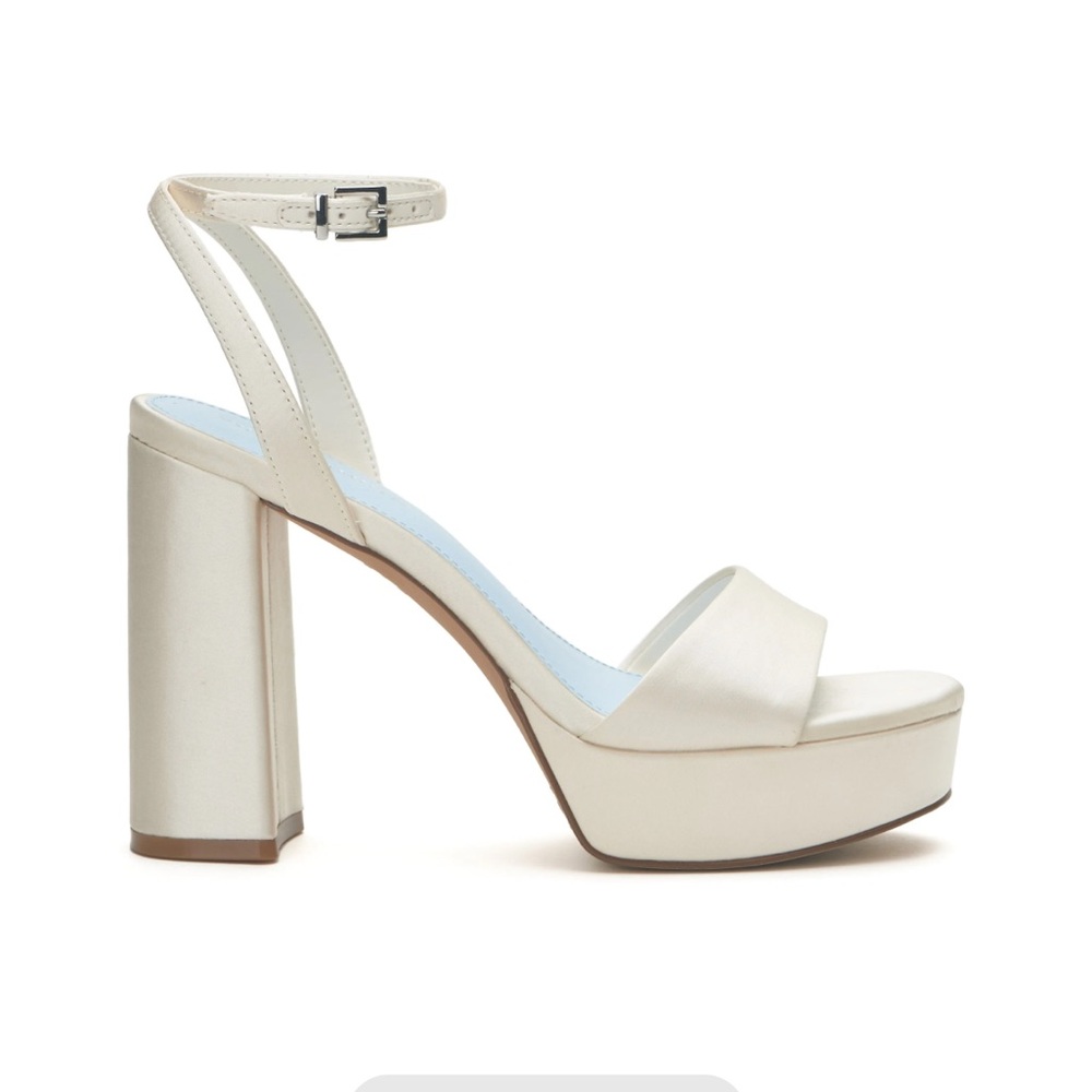 NWT Vince Camuto Pendry Platform Sandal - Milk - Size 8